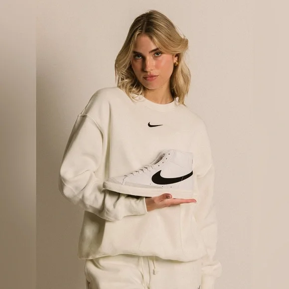 NWT Nike Women's Sportswear Phoenix Fleece Oversized Crewneck Sweatshirt - Picture 2 of 13